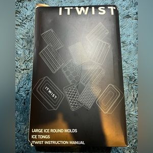 ITWIST large ice cube tray molds